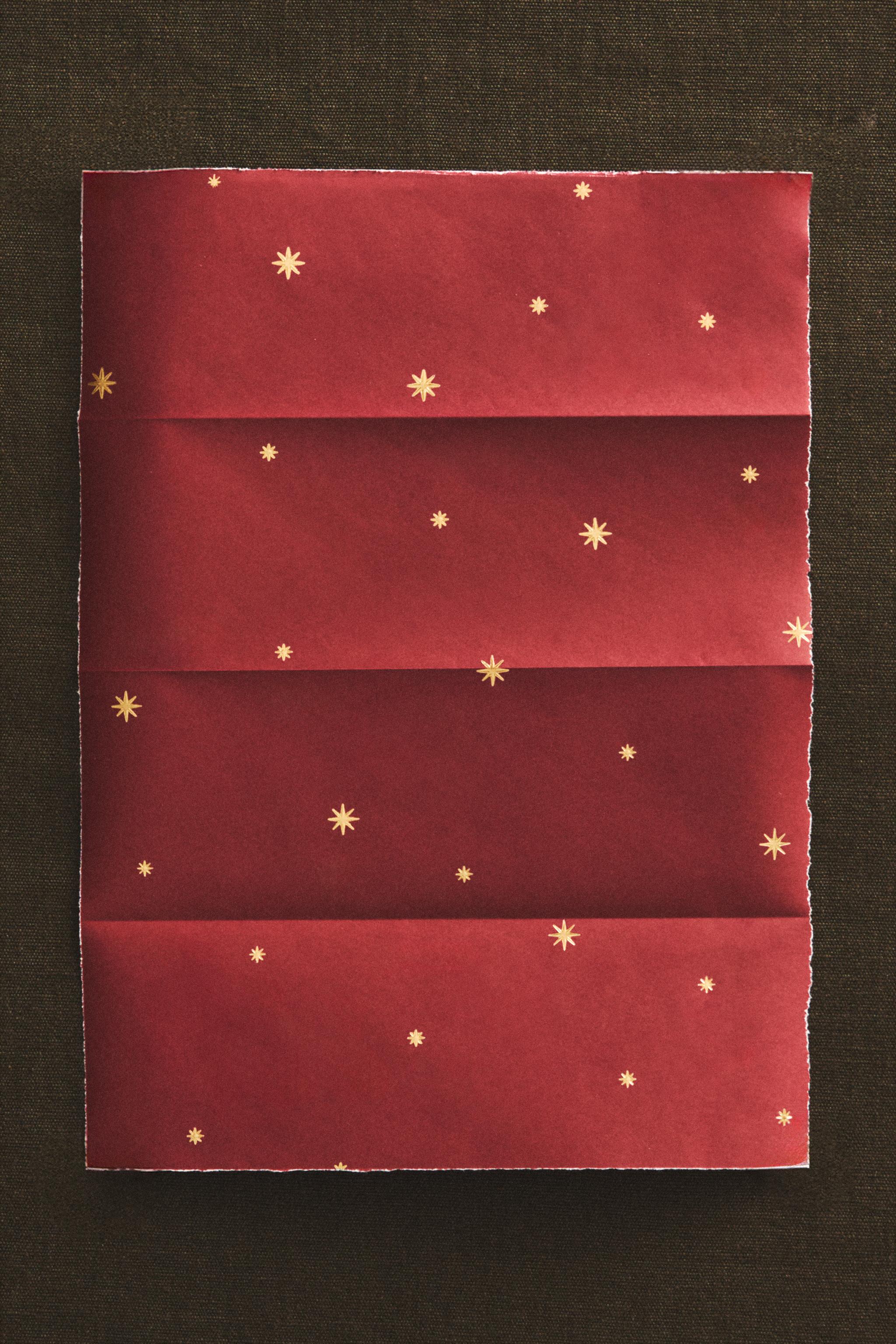 SET PAPIER CADEAU ÉTOILES NOËL ET RUBAN